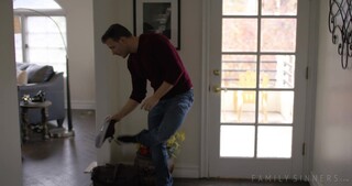 Big Tits Stepmom Alura Jenson - лучшее порно без регистрации 1PORNO.NET