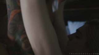 Tattooed Shemale's Deepthroat Desire - бесплатное порно на 1PORNO.NET