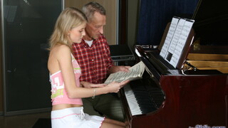 The Skinny Piano Teacher - лучшее порно без регистрации 1PORNO.NET