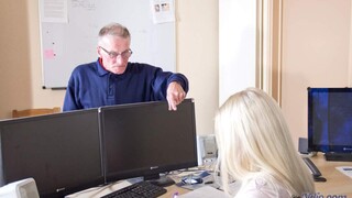Cum Swallowing Secretary with Big Tits - лучшее порно без регистрации 1PORNO.NET