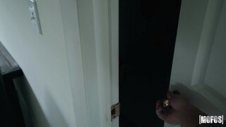 Amateur Brunette Gets Fucked - бесплатное порно на 1PORNO.NET