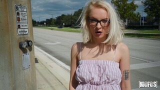 Outdoor Spanking with Adriana Maya - бесплатное порно на 1PORNO.NET