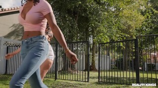 Big Titted Thieves Meet Their Match in Rich Guy - лучшее порно без регистрации 1PORNO.NET