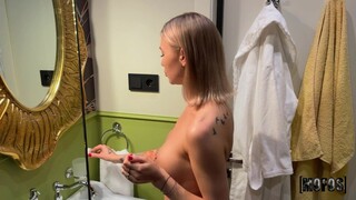 Before Bed, Melissa Gives XBoy a Blowjob - лучшее порно без регистрации 1PORNO.NET