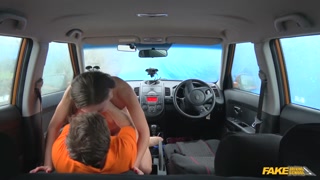 Taxi POV: Handjob from Hot Learner - лучшее порно без регистрации 1PORNO.NET
