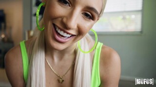 Bubble Butt Brunette Abella Danger Takes Big Cock - бесплатное порно на 1PORNO.NET