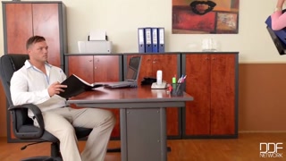 British MILF Sienna Day Goes for the Goo in Office - лучшее порно без регистрации 1PORNO.NET