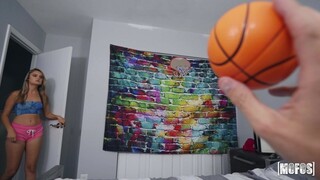 The Bet: Lexie's Handjob - бесплатное порно на 1PORNO.NET