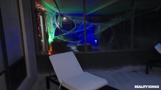 Shaved & Sassy - Lil Humpers' Big Ass Adventure - бесплатное порно на 1PORNO.NET