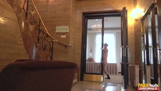 European Hottie Gets Double Blowjob - бесплатное порно на 1PORNO.NET