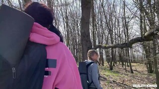 Amateur Outdoor Threesome with Shaved Pussies - лучшее порно без регистрации 1PORNO.NET