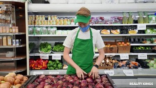 Big Ass Brunette in Supermarket - лучшее порно без регистрации 1PORNO.NET
