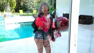 Teen Valentine Sucks Your Cock - бесплатное порно на 1PORNO.NET