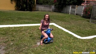 Tyler Steel Fucks Foxy Roxy - бесплатное порно на 1PORNO.NET