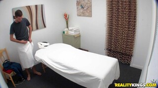 Asian Amateur Spooning and Fucking - лучшее порно без регистрации 1PORNO.NET