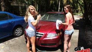 Kiara and Friends Get Naughty Outside - лучшее порно без регистрации 1PORNO.NET