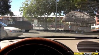  Shaved Pussy Teen Takes a Load - бесплатное порно на 1PORNO.NET
