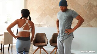 Yoga and Tension with a Brunette Bombshell - бесплатное порно на 1PORNO.NET