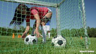 Big Cock Soccer Player Gives Facial Cumshot - бесплатное порно на 1PORNO.NET