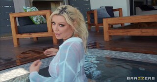 Tattooed Babe Gets Drenched Outdoors - лучшее порно без регистрации 1PORNO.NET