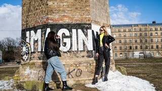 European Teens Lesbians Masturbate with Toys - бесплатное порно на 1PORNO.NET