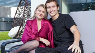 Mature MILF Dominika Takes a Big Cock - бесплатное порно на 1PORNO.NET
