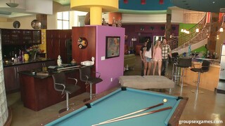 Big Tits Blowjob at the Billiards Table - бесплатное порно на 1PORNO.NET