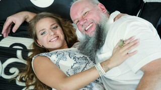 Old Man Atillah and Young Sofi Goldfinger - бесплатное порно на 1PORNO.NET