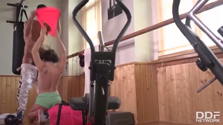 Gym BJ Action: Ally Breelsen’s Boxing and Cumming Workout - лучшее порно без регистрации 1PORNO.NET
