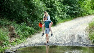 Milena Devi's Outdoor Hardcore Blowjob Adventure - лучшее порно без регистрации 1PORNO.NET