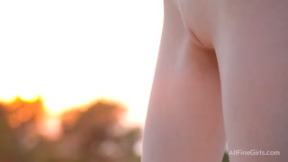 Touching Herself Outside - лучшее порно без регистрации 1PORNO.NET