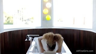 Vanessa Loves Shower Time - лучшее порно без регистрации 1PORNO.NET