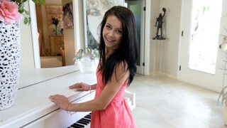 Petite Thief Alaina Kristar Gets What She Deserves - бесплатное порно на 1PORNO.NET