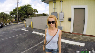 Teen Gets Paid to Fuck in Public - Lilli Dixon & Bruno Dickemz - лучшее порно без регистрации 1PORNO.NET