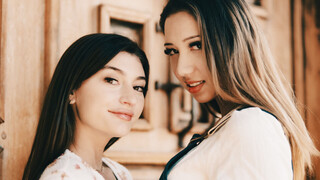Passionate Kissing & Fingering - Kimora Quin & Mae Milano - лучшее порно без регистрации 1PORNO.NET