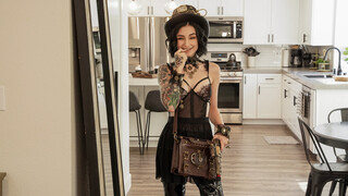 Petite Steampunk Babe Stevie Moon Gets Hammered - бесплатное порно на 1PORNO.NET