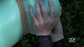 Suspended Latex Lucy Gets Fingered and Dominated - лучшее порно без регистрации 1PORNO.NET