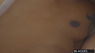 Sexy Hairy Bush Brunette Sucks Balls & Gets Pounded Hard - бесплатное порно на 1PORNO.NET