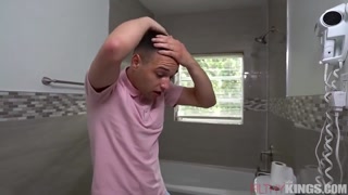 Big Tits Brunette Asks: Grower or Shower? - лучшее порно без регистрации 1PORNO.NET