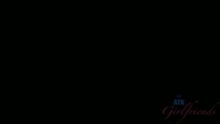 Brunette Emma Evins loves anal before her flight - лучшее порно без регистрации 1PORNO.NET