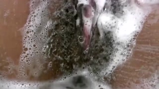Hairy Issabella Relaxes in the Tub - лучшее порно без регистрации 1PORNO.NET
