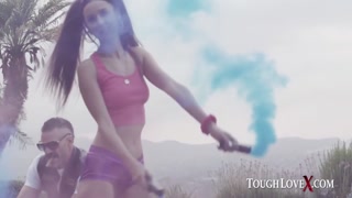 Brunette Eliza Ibarra Smoking & Taking a Huge Facial - лучшее порно без регистрации 1PORNO.NET