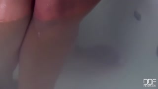 Eve and Beth’s Shower Pie Tasting with Fingering Action - бесплатное порно на 1PORNO.NET