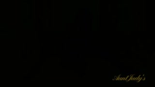 Isis Love Shows Off Her Big Tits While Pissing - лучшее порно без регистрации 1PORNO.NET