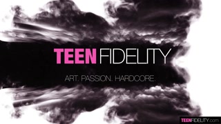 Teen Nicole Demands Hardcore Action - лучшее порно без регистрации 1PORNO.NET