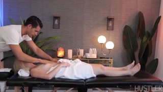 Aria Banks Takes Big Cock After Deep Oil Massage - лучшее порно без регистрации 1PORNO.NET