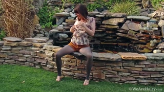 Thelma Sleaze fingers her tattooed pussy outside - лучшее порно без регистрации 1PORNO.NET
