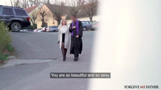 Preacher Picks Up Shaved Blonde Babe - лучшее порно без регистрации 1PORNO.NET