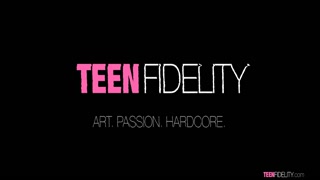 Ryan Madison Gives Teen Daydream Daisy a Hardcore Dream Fuck - лучшее порно без регистрации 1PORNO.NET