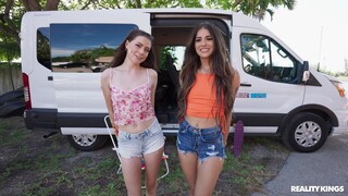 Beachside Blowjob Party - лучшее порно без регистрации 1PORNO.NET